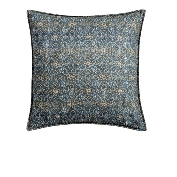 NWT | POTTERY BARN EUROPEAN SQUARE EMERSON HAND QUILTED COTTON REVERSIBLE SHAM - Picture 2 of 7